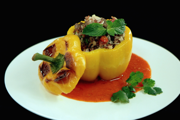 科索沃炒饭彩椒盅的做法