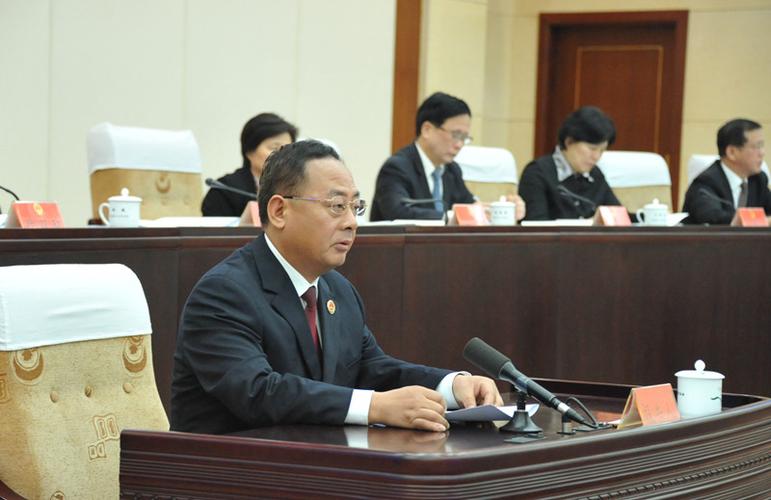 省十二届人大常委会第三十二次会议举行第二次全体会议