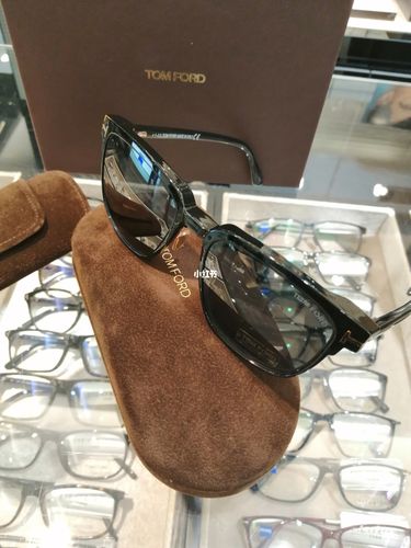 tomford自带夹片的近视眼镜_眼镜_墨镜_近视眼镜_香港