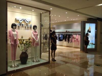 玛泰迩女装专柜店面橱窗展示