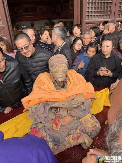 泰州净业寺宏远老和尚 圆寂坐缸十年,修成金刚不坏之身