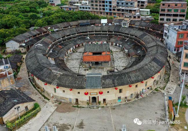 见书:福建土楼之诏安官陂大边在田楼