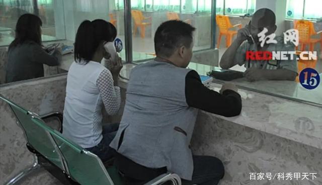监狱里的犯人在监狱里是怎样生活的?