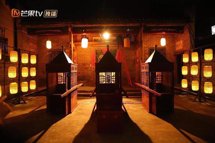 娱乐 正文  这古宅大院,哪里像个综艺节目录制现场,简直就是恐怖片