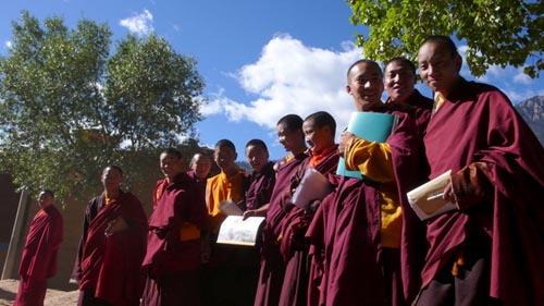 四川甘孜白玉寺:金沙江畔的原始膜拜