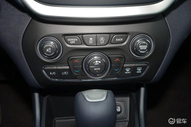 2020款 自由光 2.0l 两驱 经典运动版