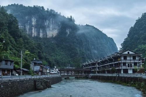 湘西一"网红"公园,景色媲美云南石林,免门票距龙山县46公里