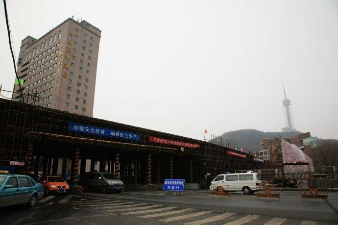 拆除中的解放路胜利路交叉立交桥……(110408)_大连老