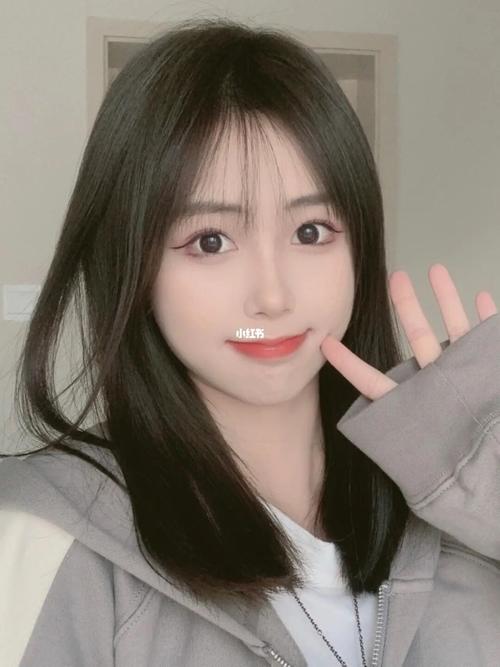 斩男发型 圆脸女生必备减龄锁骨发 显脸小_发型_减龄