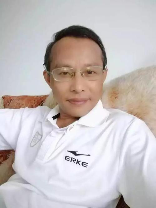 这个来自彭泽的江西老表朱苏,大家说他的诗好,还是词好?