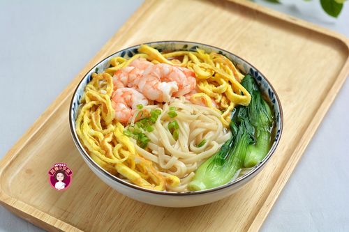 原创 早餐面花10分钟,颜色养眼,味道清鲜,大人孩子吃饱喝足元气满