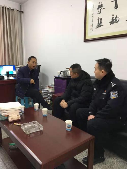 扶风县公安局局长张翔深入城关派出所辖区开展"百万警