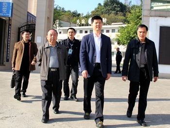 (图为市政府张朝阳副市长在龙岩市救助管理站调研)