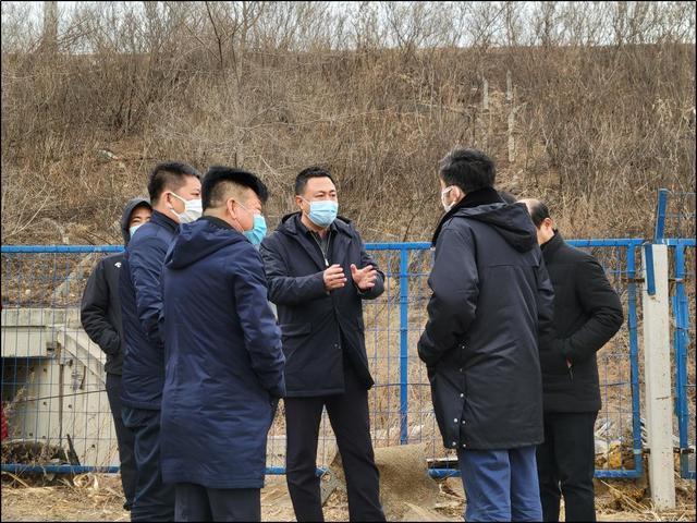宽城区副区长杜德横调研检查河流吐口秸秆离田及禁烧工作