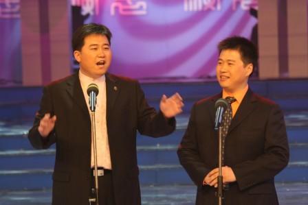 栏目主持人 贺超:《开心时刻》栏目主持人 甄齐:受邀嘉宾 李然:受邀