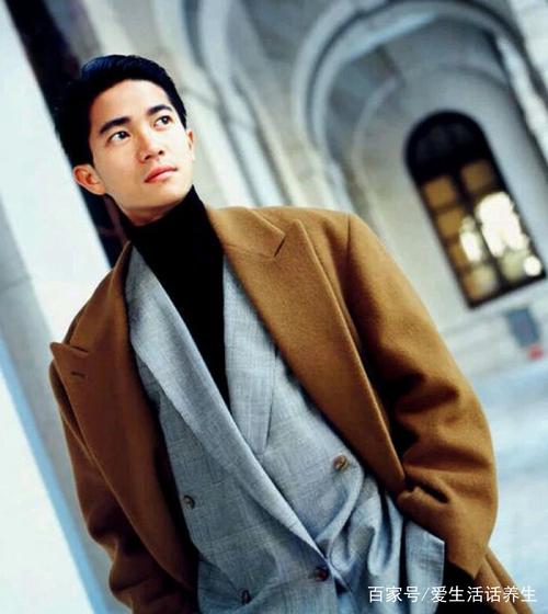 陈百强,英文名danny chan,1958年9月7日-1993年10月25日,没错,今天是