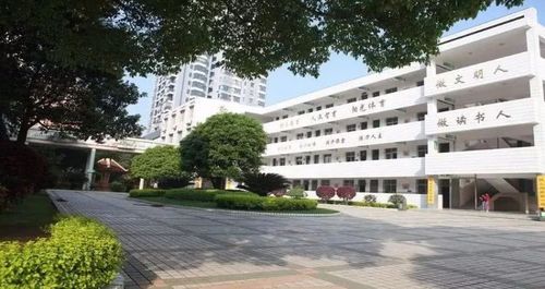 菱溪中学是湖南省株洲市2019年投入使用的新建校,由天元区教育局联合
