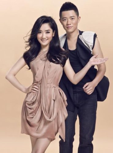 凤凰传奇玲花手机壁纸