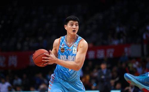 俞长栋险些错过篮球