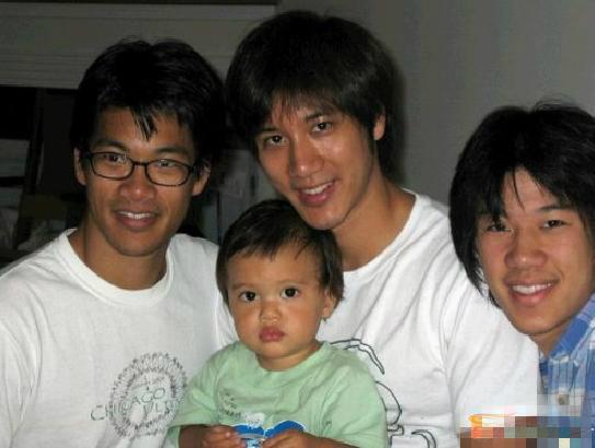 大牌明星罕见家庭照曝光 赵雅芝儿子神似谢霆锋