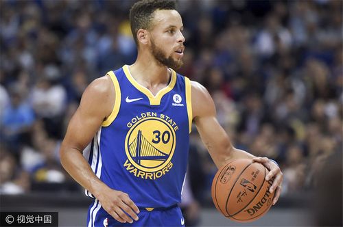 高清图:nba中国赛上海站 库里三分雨点燃观众激情