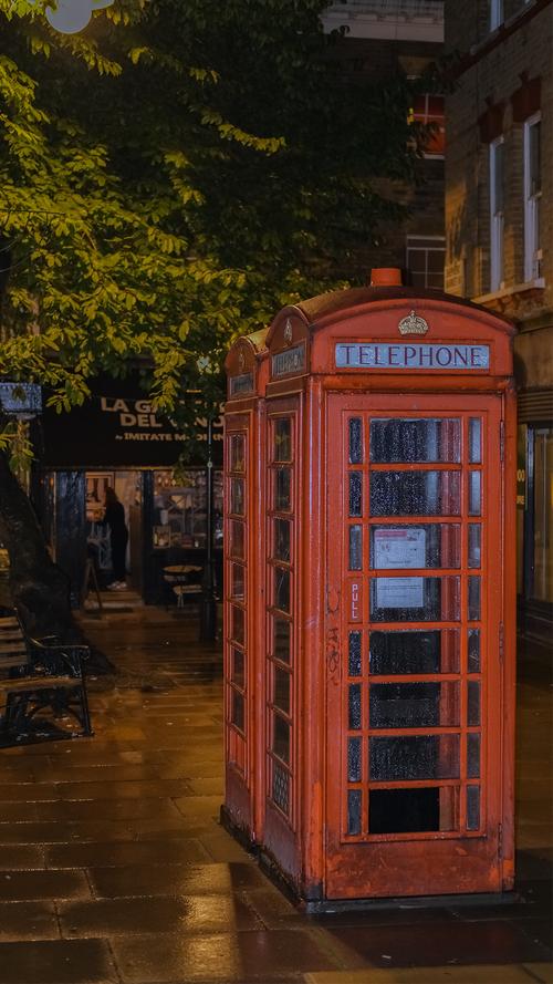 电话亭唯美清新夜景