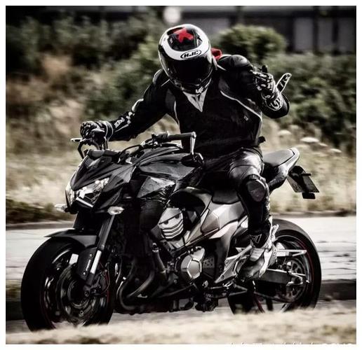 4缸川崎中最具肌肉感的z800车主活好又会拍照