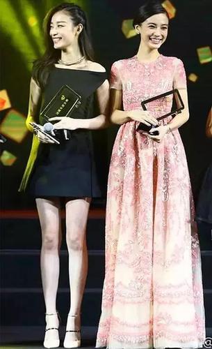 热巴ab单人照和合照完全两个画风,被倪妮杨幂比下去,合照永远输