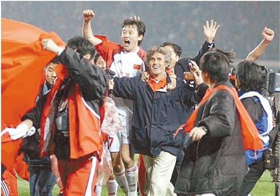 2001年,国足圆梦五里河.