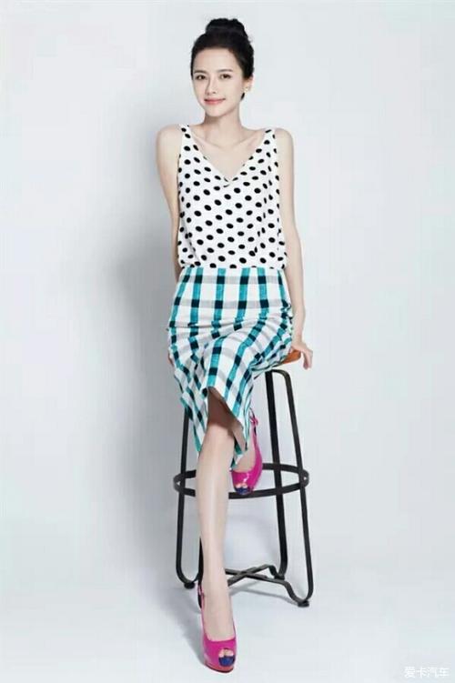 女演员张芷溪明媚清新写真