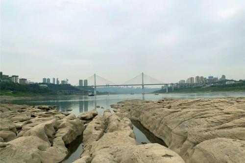 打卡大渡口文青最爱的网红沙滩老厂老桥和老街