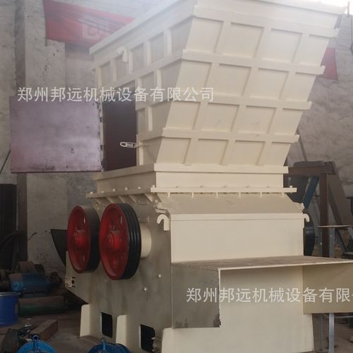 移动便携式树根破碎机生产厂家 木疙瘩破碎机 大型木材破碎设备