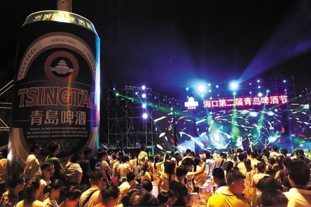 家喻户晓的青岛啤酒节,人均消费600起,网友:这是专坑