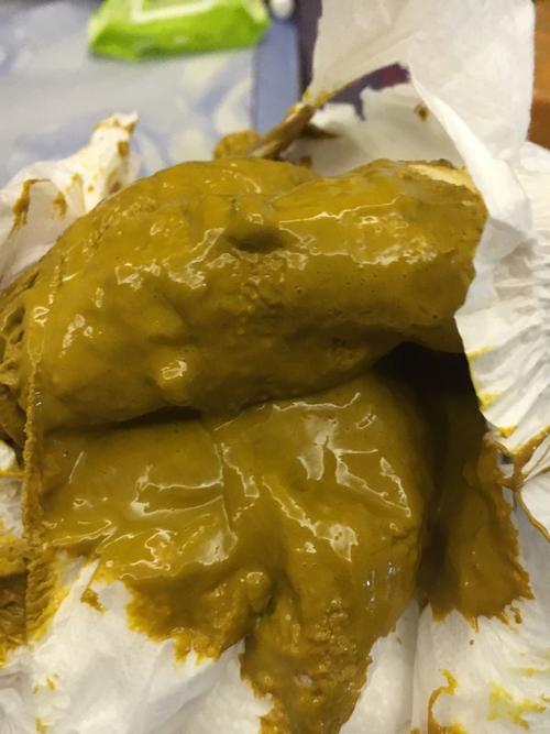 半个月拉一次大便 没有不舒服 照吃照睡 肚子软软的 大便颜色金黄或者 139 