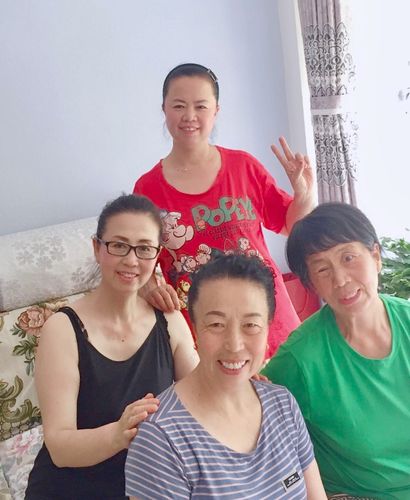 美好的一天从笑开始一一家庭生活照