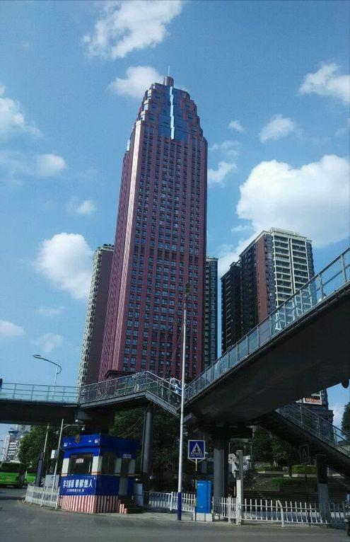 项目名称:遵义世贸华庭酒店项目坐标:花岗区中华北路高度:187米 红色