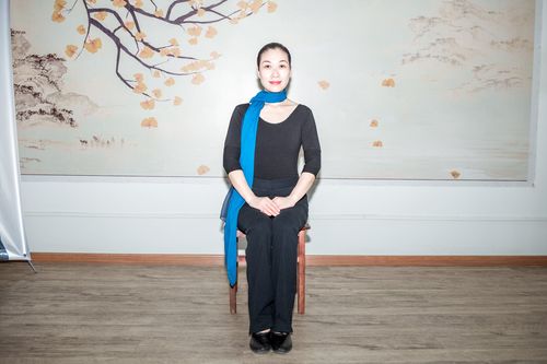 优雅端庄的坐姿