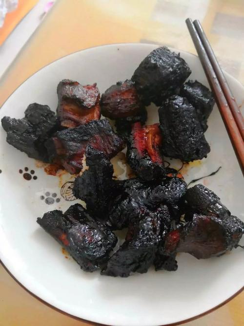 主食做不好那就炒个菜吧!锅糊的时候,没有一块排骨是无辜的