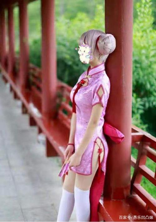 cosplay圈有多"乱",偷拍裙底骗拍无下限,大叔直接趴着