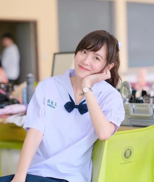 《初恋这件小事》小水近照绝美!扎马尾太清纯,网友:我