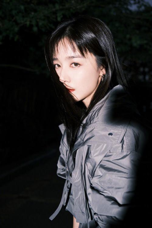 阚清子风衣写真九宫 