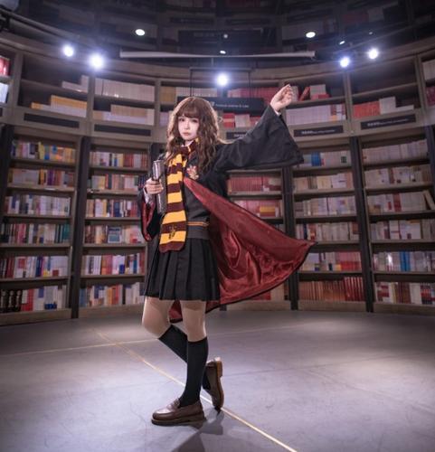 哈利波特赫敏cosplay,清新可爱的小姐姐.