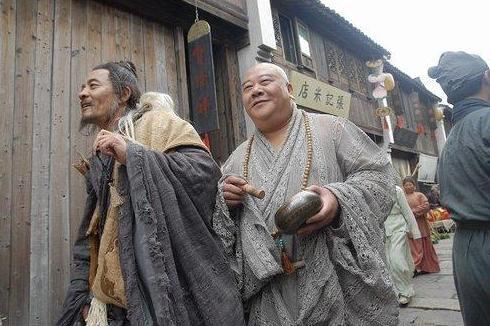 红楼梦:癞头和尚给薛宝钗药方,给林黛玉药方了吗?谁的药方能去病根?