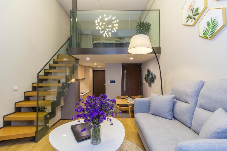 家庭房 栈桥火车站金茂湾店 青岛澜海铂悦loft度假公寓