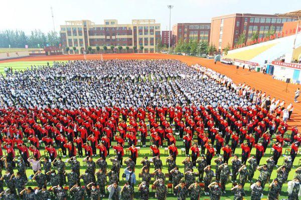 长治市第五中学校教师节表彰大会现场 大会宣读了《长治五中2021年