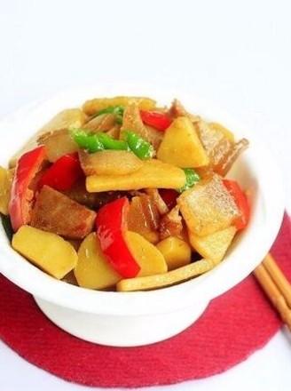 土豆焖咸肉