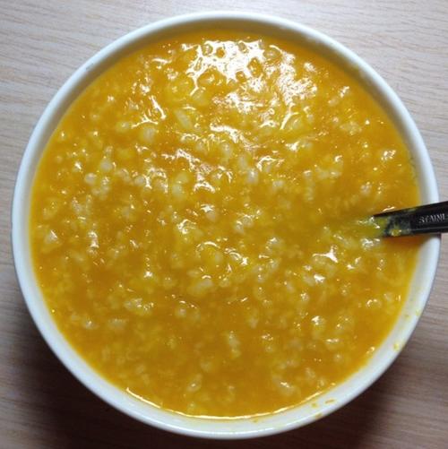 小v学做菜做的南瓜粥