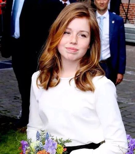 荷兰王室三位公主,二公主最为迷人,小公主可爱,而长公主胖了