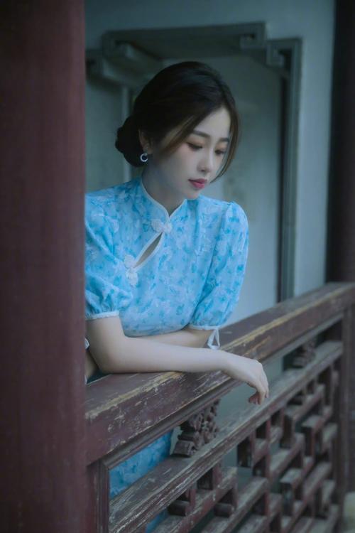虞书欣旗袍造型绝美