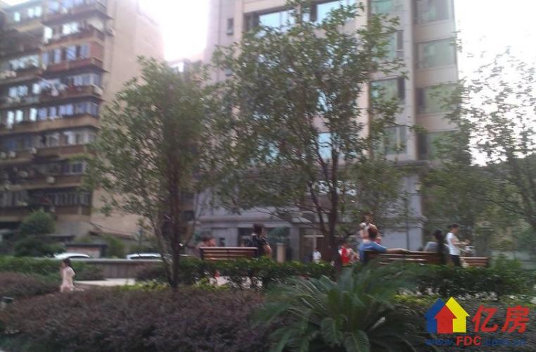 兰陵路江边 时代豪苑 一线看江 户型方正 证满2年 性价比超高,武汉